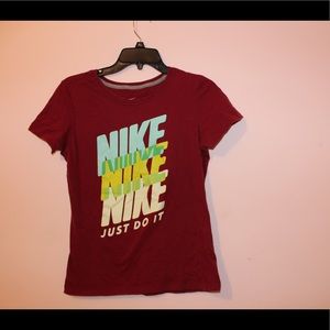 Maroon Women’s Nike Tee Size Medium